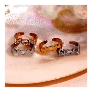 RENSINO 18K Gold Plated Stainless Steel Mom Signet Ring Zircon Engraved Mom’s Day Gift Princess Style Cut Engagement Anniversary Pearl