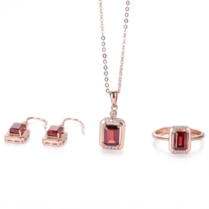 RENSINO 925 Silver Natural Pigeon blood Garnet Jewelry Set Including Mozambique Red Garnet Ring Earrings and Pendant