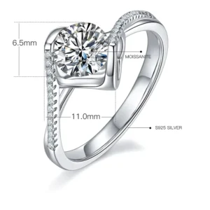 RENSINO 925 Sterling Silver Women’s Engagement Ring with 1ct Moissanite & Diamond Heart Elegant Jewelry Design
