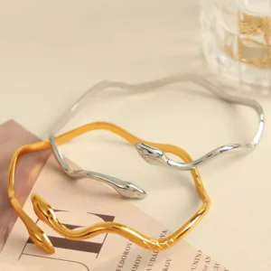 RENSINO Anti-allergic Elegant Curved Snake Design Bangle Stainless Steel Open Wrist Jewelry for Pub Gathering