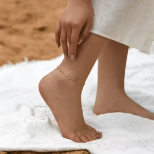 RENSINO Brass 18K Real Gold Openwork Clover Chain Anklet Stylish Temperament Irregular White Bead Accessory Anklet