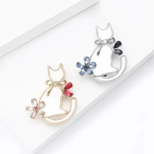 RENSINO Cartoon Cute Diamond Plate Cat Brooch Metal Gold Plated Animal Shape Brooch for Clothing and Bags Accessories