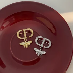 RENSINO Exquisite Elegant Personality Letters Pins New Fashion High Sense Design Small Bee Full Zircon Silver Plated Copper Light Luxury