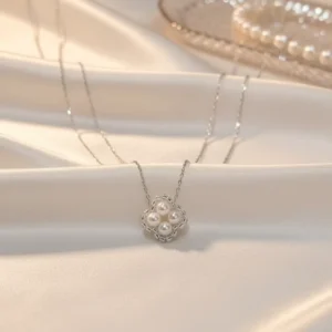 RENSINO Factory Bespoke Luxury 925 Silver Italian Accessories Natural Pearl Four Flower Pendant Necklace Certificated Lucky Fine Jewelry