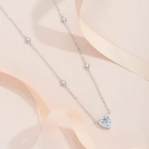 RENSINO Factory Customized S925 Silver Moissanite Heart shaped Necklace Classic 1 carat D Color Niche Pendant