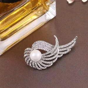RENSINO Fine Zircon Brooch Natural Freshwater Pearl Crystal Rhinestone Alloy Gold Plated Wings Design Women Children’s Engagement