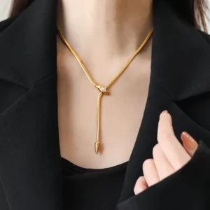 RENSINO High End Light Luxury Stylish Design Necklace Snake Head Pendant Necklace Polished Gold Necklace for Women