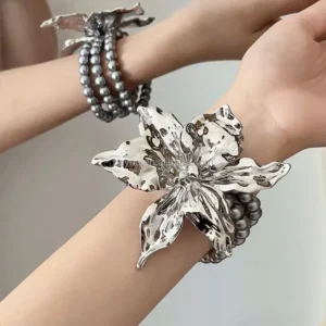 RENSINO Lady’s Floral Elegance Silver Bracelet Feminine Bloom Wristlets Fashion Violet Flower Bead Wrist Bracelet