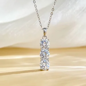 RENSINO Minimalist Style S925 Sterling Silver 0.5ct*3 VVs1 Moissanite Pendant Necklace Anniversary Gift of Women