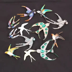 RENSINO New Arrivals Retro Enamel Animal Brooches Unisex Rhinestone Swallow Brooch Bird Lapel Pins Badge Clothing Accessories