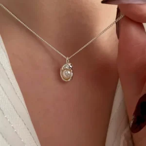 RENSINO Peapod Pendant Necklace With Imitation Pearl For Women Elegant Korean Ins Style Niche Aesthetic Jewelry Look