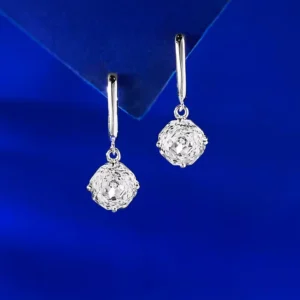 RENSINO S925 Silver Luxury Earrings 8 * 8mm Zircon Millennium Cut Earrings Versatile Daily Style Wedding Jewelry
