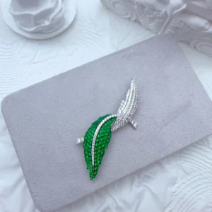 RENSINO S925 Sterling Silver Asymmetric Fan Feather Brooch Inlaid with Emerald Zircon Wedding Gift for Unisex