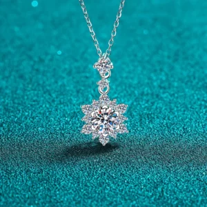 RENSINO S925 Sterling Silver Square Gold Plated Snowflake Moissanite Pendant Necklace Women Cut Solitaire Winter Charm Elegant Fine