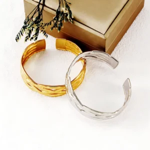RENSINO Stainless Steel Electroplated Bracelet European American Light Luxury Office Career High End Sense